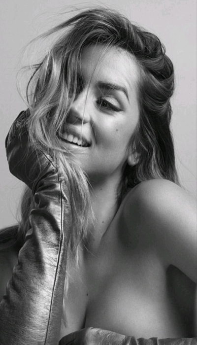 Alluring Portrait of Ana De Armas