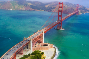 Basking in Sunlight: A Spectacular View of the Golden Gate Bridge