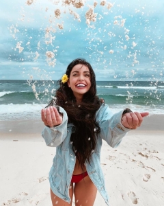 Discovering Joy: A Carefree Day at the Beach
