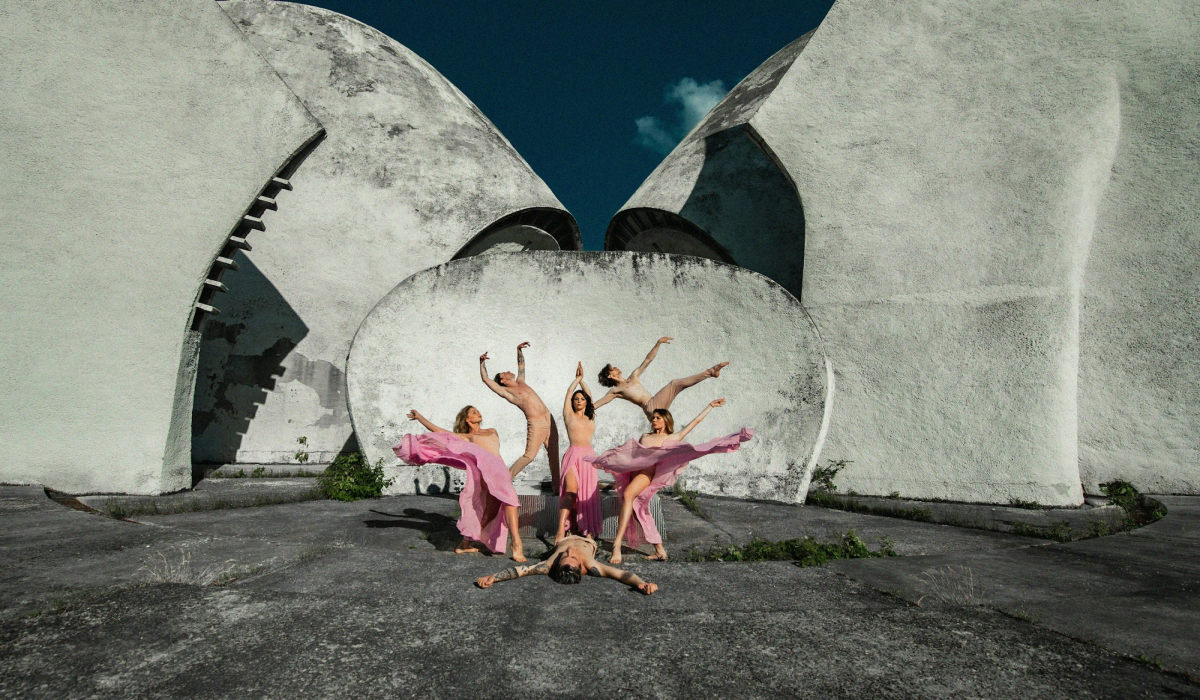 Grace in Motion: A Visual Symphony by Iryna 'iSky' and Pavlo 'thisis_pasha'
